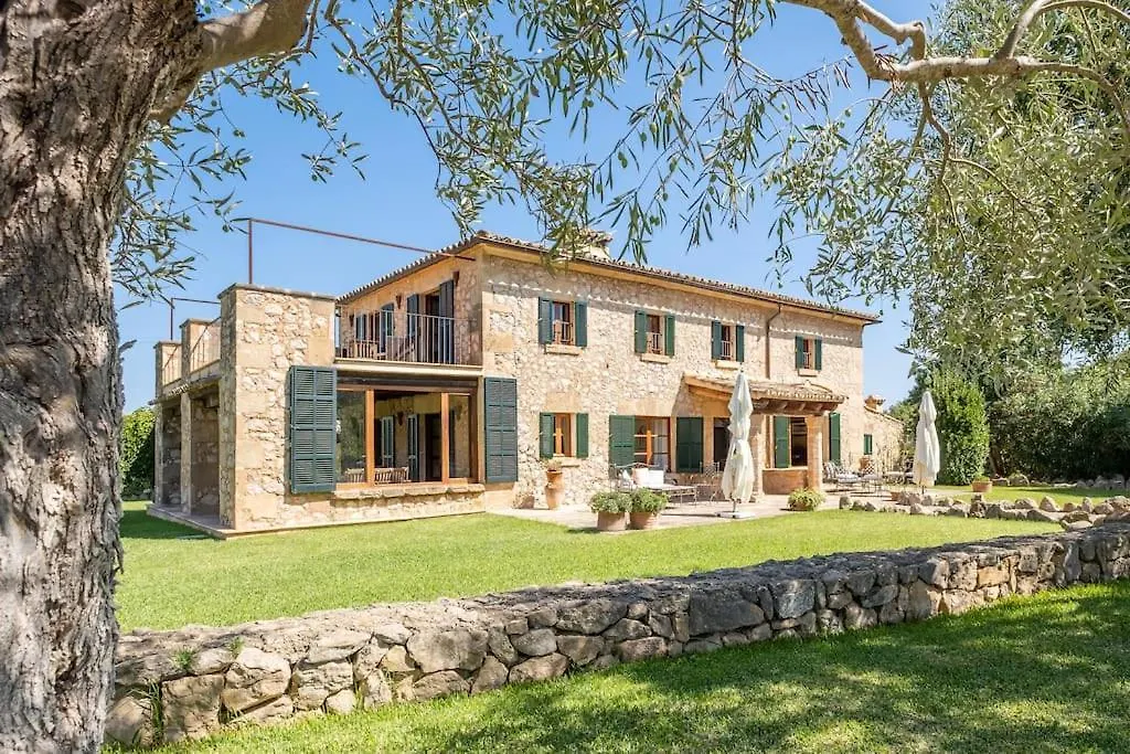Can Sion Finca Pollenca Spain